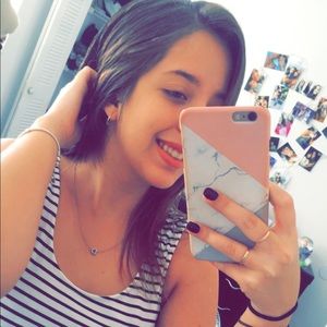 Meet your Posher, Daniella